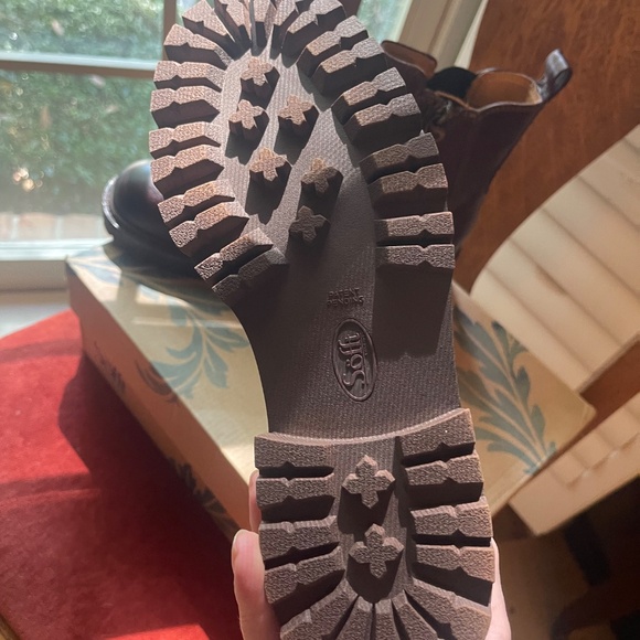 Sofft Amanda Waterproof Leather Chelsea Booties - Picture 3 of 6